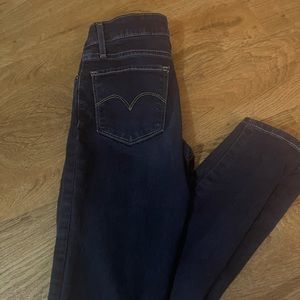Women’s Levi Jeans!